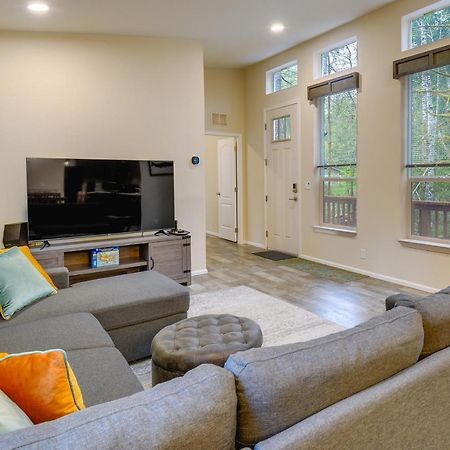 Hoodsport Vacation Rental With Private Lake Access! 외부 사진