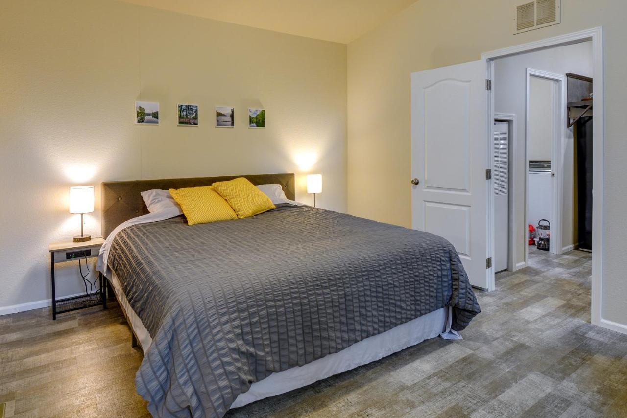 Hoodsport Vacation Rental With Private Lake Access! 외부 사진