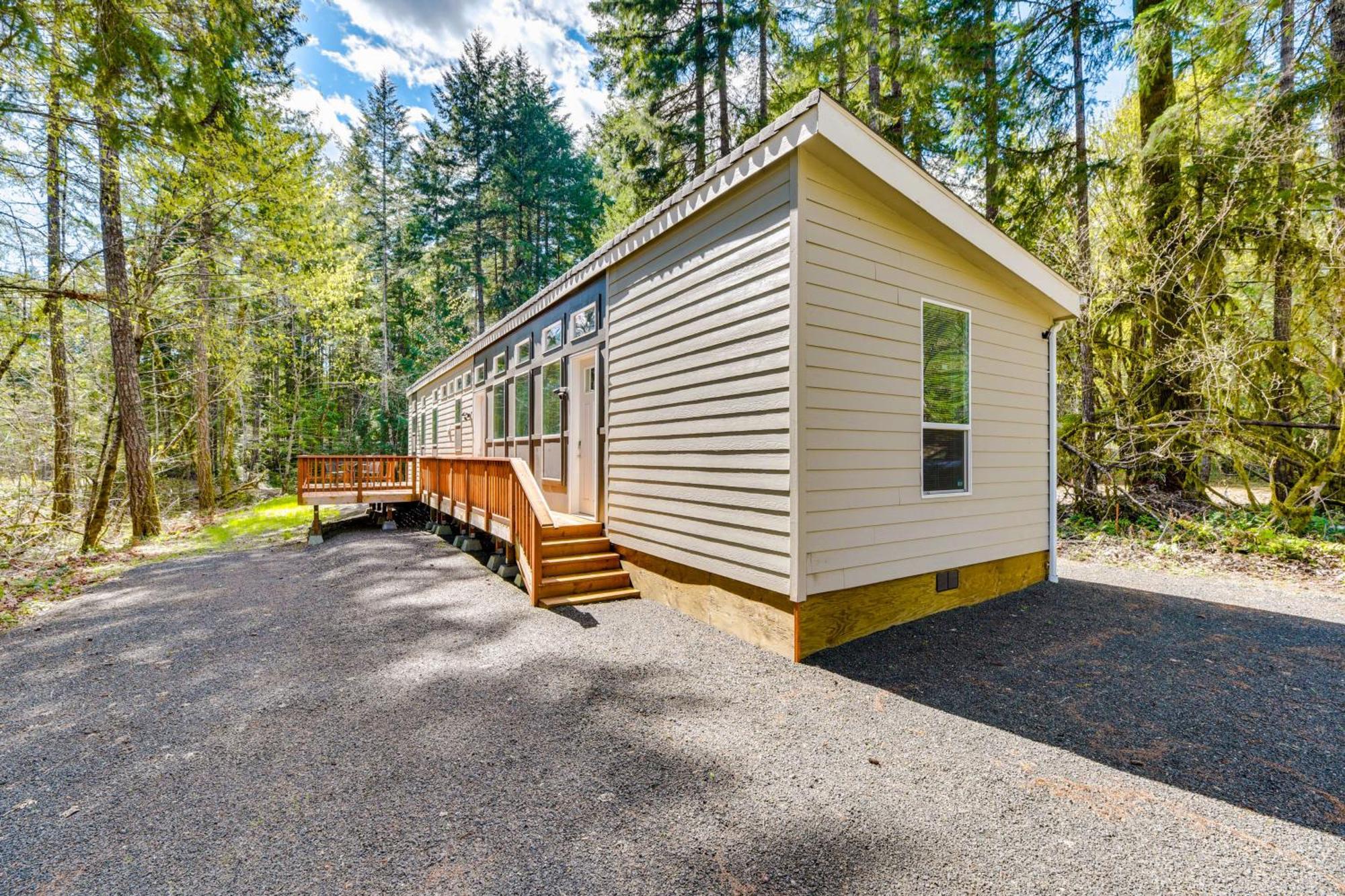 Hoodsport Vacation Rental With Private Lake Access! 외부 사진