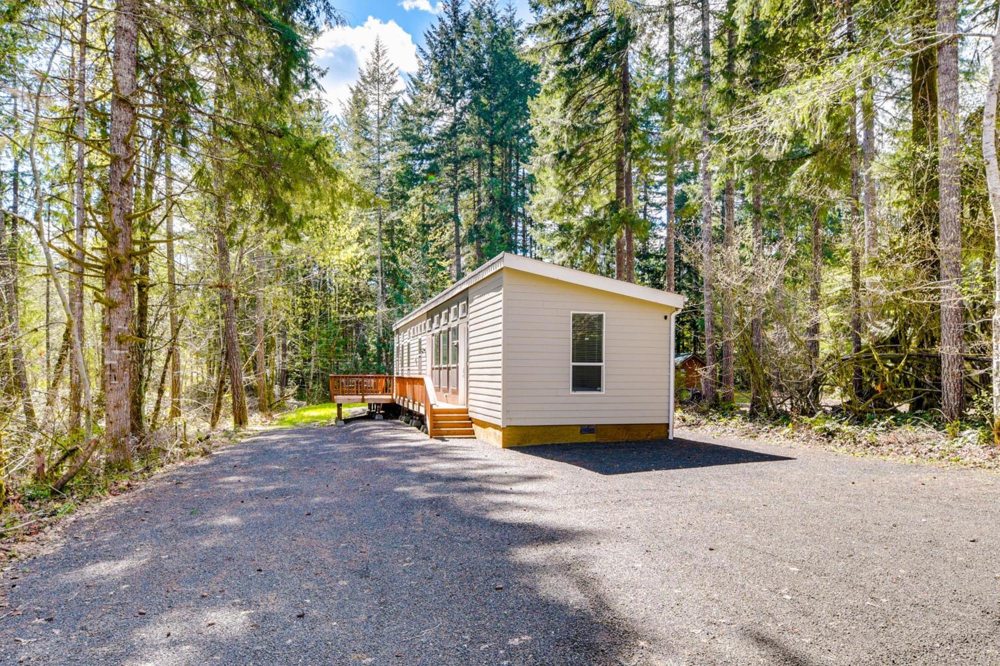Hoodsport Vacation Rental With Private Lake Access! 외부 사진